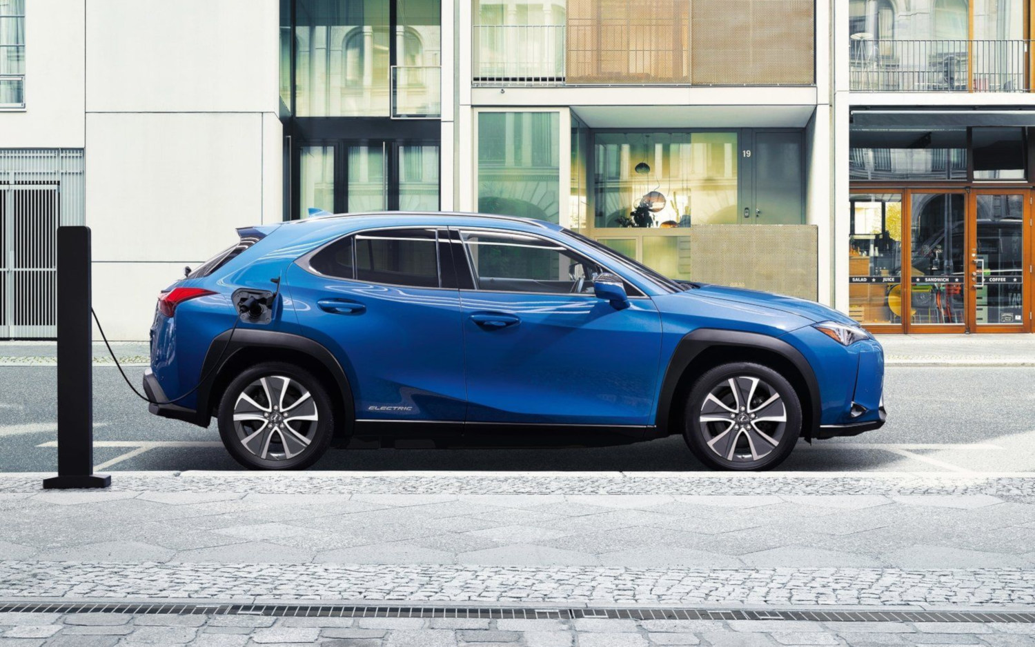 Comparison Lexus UX 300e EV 2020 vs Honda CRV Touring Hybrid